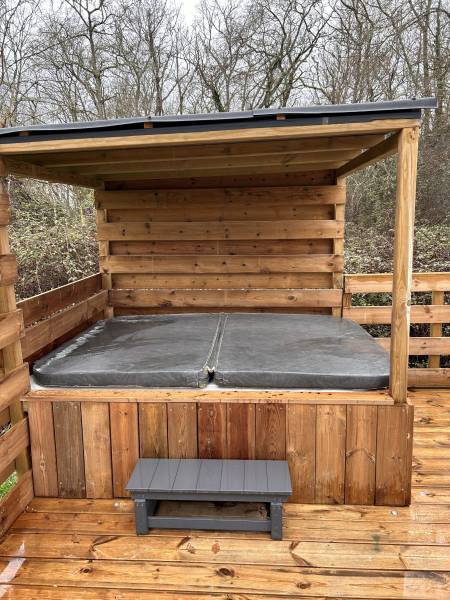 jacuzzi privé de la yourte